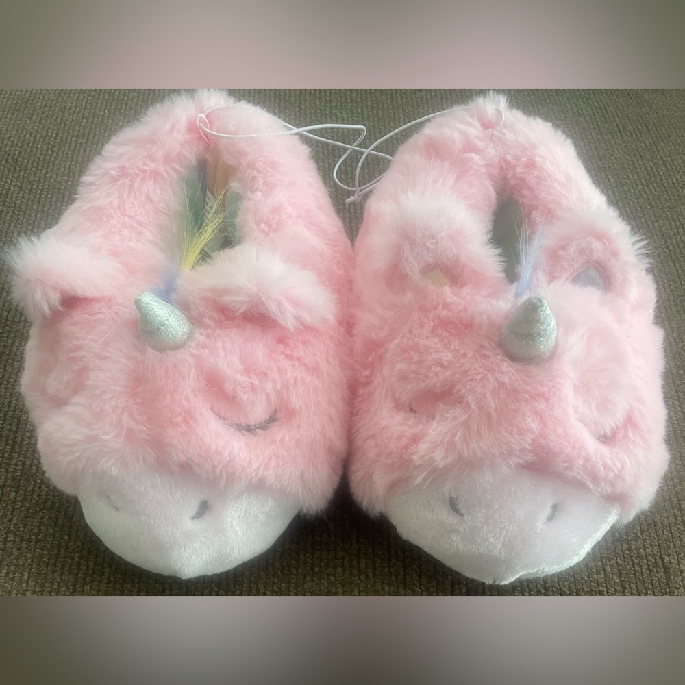 NWT Falls Creek Toddler Girls Unicorn Faux Fur Slippers Size 9/10 Pink